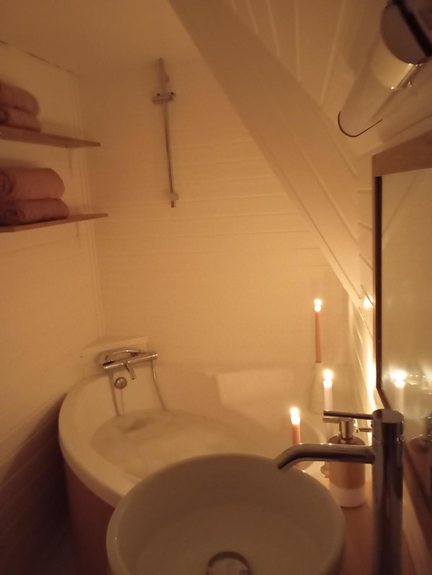 Escapade Romantique Sous Les Toits De Kereon - Centre Historique, Rue Pietonne Quimper Eksteriør billede